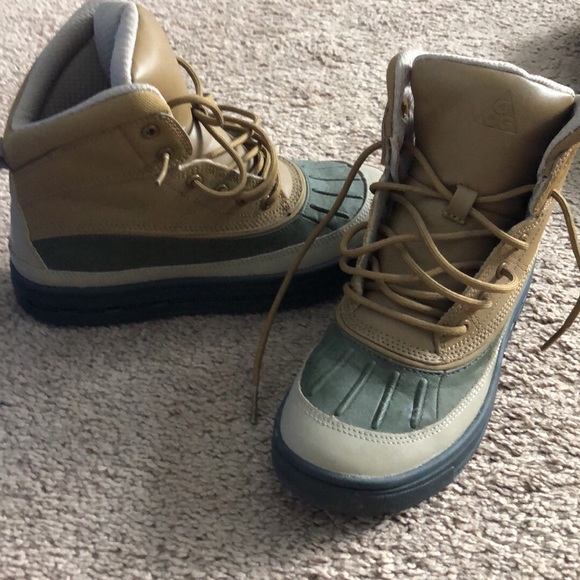 nike all weather boots